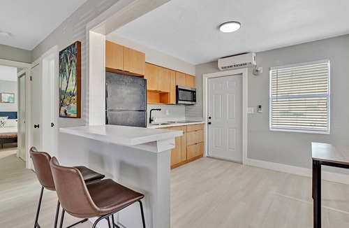 North Beach Apartment | Beachside 1BR Apt Walk to Hollywood & Dania Beach