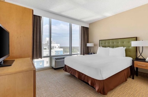 Northeast Virginia Beach Hotel | Beachside 4-Room Suite – Comfort, Fun & Family Memories