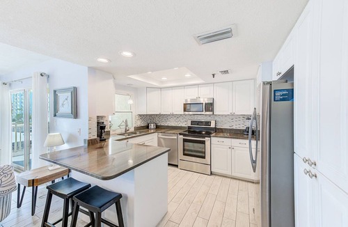 Redington Shores Condo | Beachview from Bedroom! Heated Pool/Spa,King Bed 3/3, 201