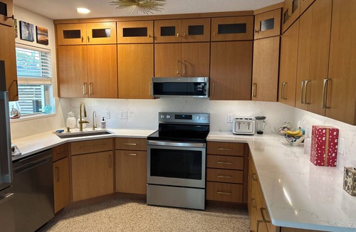 Venice House | Beachwalk Bungalow on Venice Island - in-ground pool plus beach just steps away!