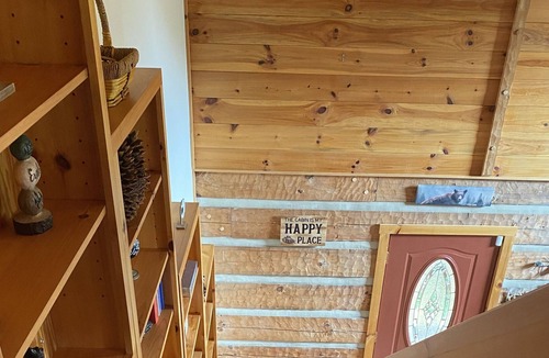 Grassy Creek Cabin | Bear Haven 3 Story Log Cabin with Pond View