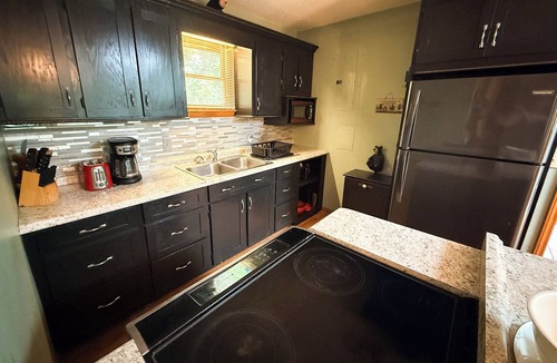Lansing Cabin | Beat the Heat. Head to the Mtns - 3BR/2BA w/River Views & Access, Near Town