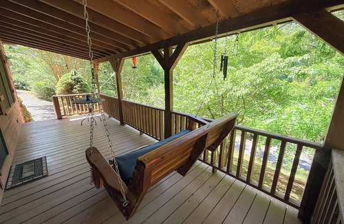 Lansing Cabin | Beat the Heat. Head to the Mtns - 3BR/2BA w/River Views & Access, Near Town
