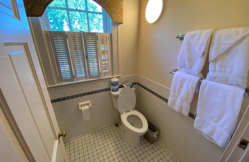 Harrodsburg Hotel | Beaumont Inn