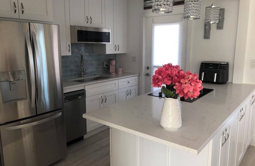 Coquina Sands Condo | Beautiful 1BR/1.5BA condo directly across from Lowdermilk Beach in Naples!