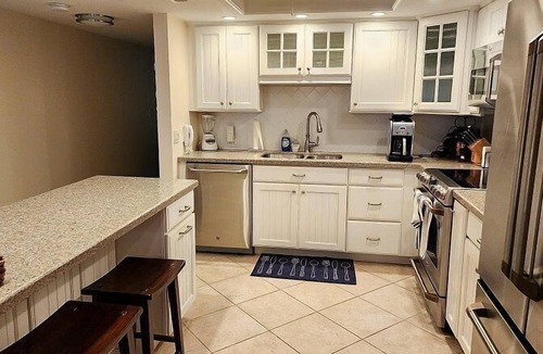South Island Condo | Beautiful 9TH Floor Beachfront Condo AT Island Winds - Free Wifi, Central Air, Covered Parking - Click for Reviews!