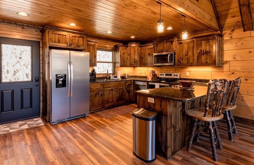 Topton Cabin | Beautiful Cabin with Lofted Space and Deck in Topton, North Carolina