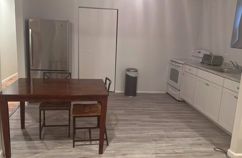 Leesburg House | Beautiful Colonial Duplex 4BR 1BA