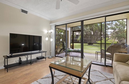 Gulf Gate Estates Condo | Beautiful condo near Siesta Key and Siesta beach