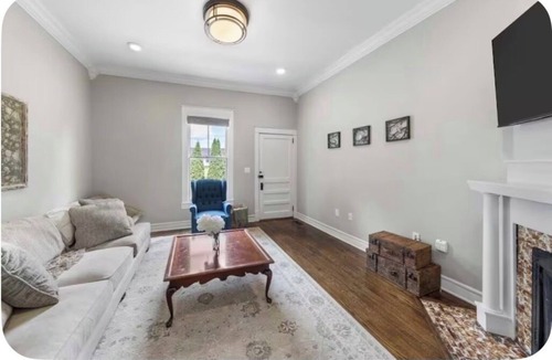 Clinton House | Beautiful Home in Historic Downtown Clinton