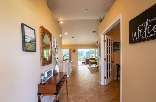 Jacarandas House | Beautiful Home with Heated Salt Pool,☆ 4BR 2br! North Cape-coral! ❤️
