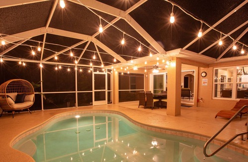 Jacarandas House | Beautiful Home with Heated Salt Pool,☆ 4BR 2br! North Cape-coral! ❤️