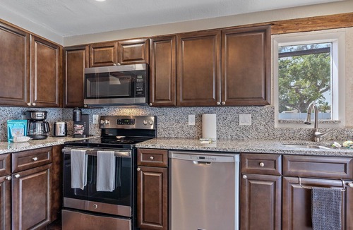 Lake Sarasota House | Beautiful Pool Home Close to Top Beaches and Golf!
