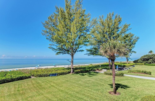 Longboat Key Condo | Beautiful, renovated Gulf Front at Sand Cay with private beach on Longboat