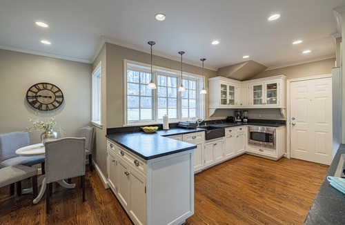 Bethesda House | Beautiful Spacious Entire House in Bethesda, Prime Location 7-Bedrooms