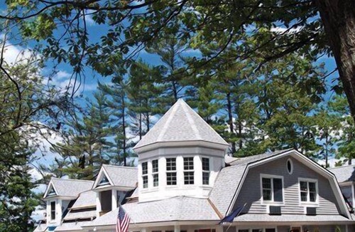 Edgecomb Apartment | Beautiful studio unit at resort, sleeps 4