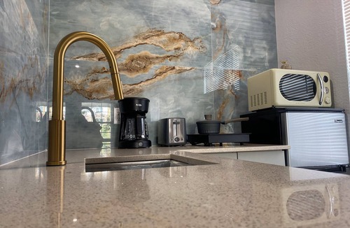 Sanford Apartment | Bella Breeze