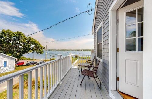 Teaticket House | Bella Luna