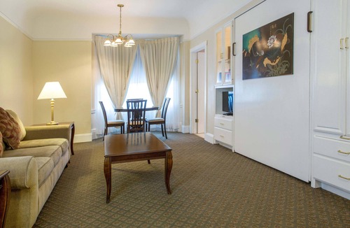Theater District Hotel | Beresford Arms Hotel