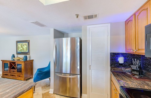 Redington Shores Condo | Best Sunsets on the Beach! 3/3 between Clearwater & St. Pete, Anglers Cove # 107