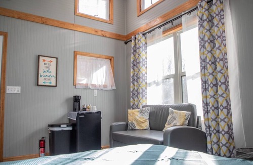 Saluda Cabin | Best Value, Quality Stay! Steps to Green River and Green River Cove Trailhead