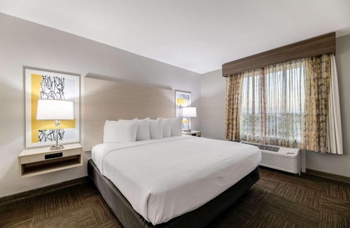 Auburndale Hotel | Best Western Auburndale Inn & Suites
