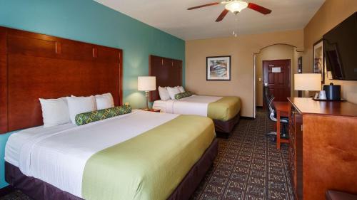 Monahans Hotel | Best Western Plus Monahans Inn and Suites
