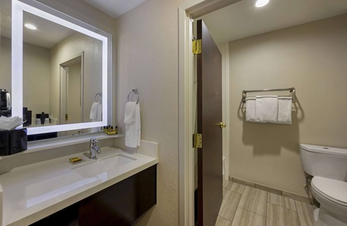 Donelson Hotel | Best Western Plus Nashville Airport Hotel