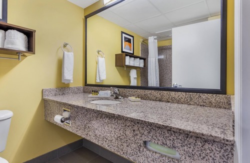 Greenville Hotel | Best Western Plus Suites-Greenville