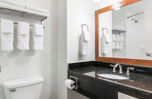 Wilmington Hotel | Best Western Plus Westgate Inn & Suites