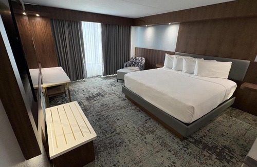 Lakeland Hotel | Best Western Premier Lakeland North