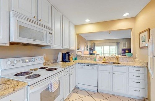 Ocean View Condo | Bethany Bay 3rd floor condo w/golf on-site, free WiFi, and balcony