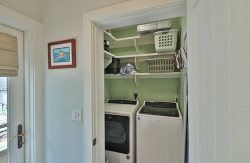 Seacrest House | Bikes & beach gear in shed! Quick walk to community pool & beach access.