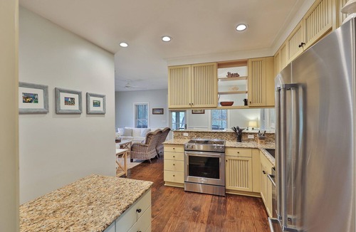 Seacrest House | Bikes & beach gear in shed! Quick walk to community pool & beach access.