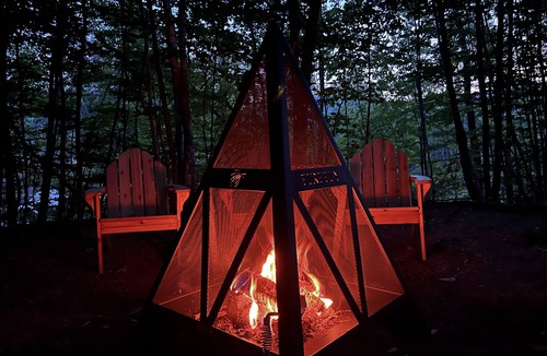 Ludlow House | Birch Lodge - mountain views, hottub, minutes to Okemo!