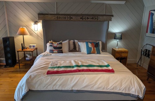 Colborne House | Birch View Studio - Luxury Guesthouse in Brighton, Ontario
