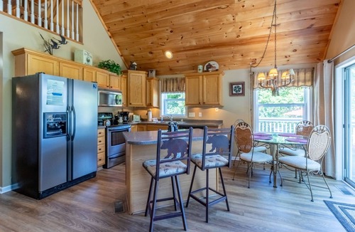 Almond House | Birds Nest-Hot Tub - Views - Gas Firepit - Wifi