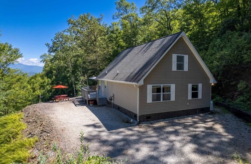 Almond House | Birds Nest-Hot Tub - Views - Gas Firepit - Wifi