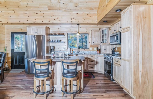 Town of Webb House | Blissful Bear on South Shore Road