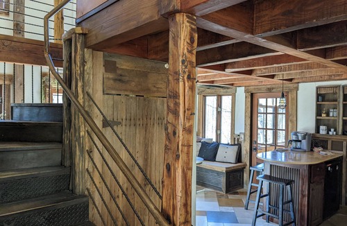 Cullowhee Cabin | BLUE GHOST HOST Spring