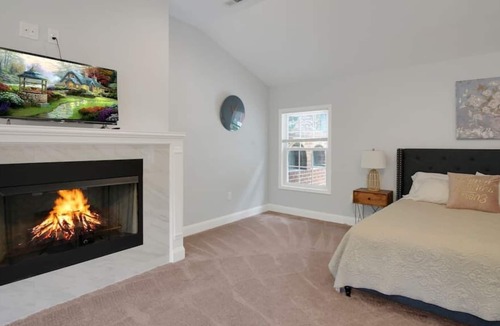 Merrifield House | Blue · Luxury | Retreat | Relax | 5 bedrooms | Views