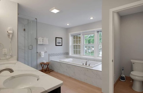 Merrifield House | Blue · Luxury | Retreat | Relax | 5 bedrooms | Views