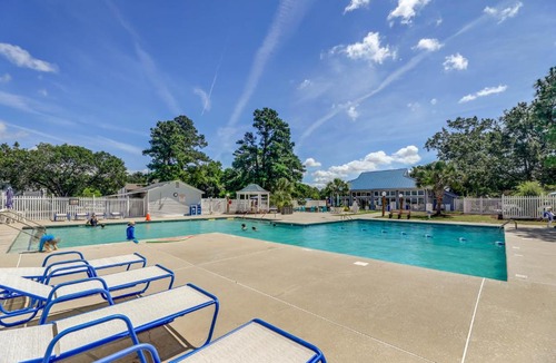 Fairfield Harbour House | Blue Pelican River Oasis on the Neus! Walk to Pier