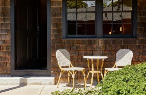 Dennis Port Hotel | Bluebird Dennisport