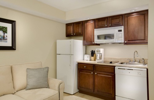 Williamsburg Hotel | Bluegreen Vacations Patrick Henry Square, an Ascend Collection Resort