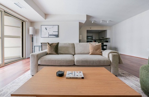 Ballston Apartment | Blueground | Ballston, pool, nr Arlington Park