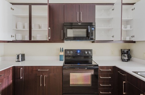 Dublin Apartment | Blueground | Dublin, pool & AC, nr museums