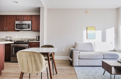 George Washington University Apartment | Blueground | Foggy Bottom, pool & gym, nr metro