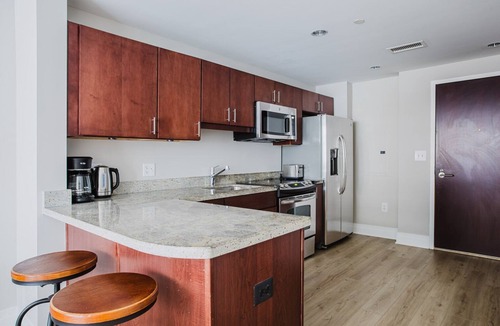 George Washington University Apartment | Blueground | Foggy Bottom, pool & gym, nr metro