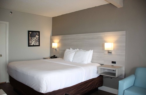 Deerfield Beach Hotel | Boca Suites Deerfield Beach, SureStay Collection by BW